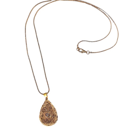 Vintage Filigree Gold Egg Shaped Necklace - Picture 2 of 2